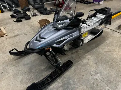 Parting out a 2011 Yamaha rs venture with only 2500km. Aside from a crack in the windshield, the uni...