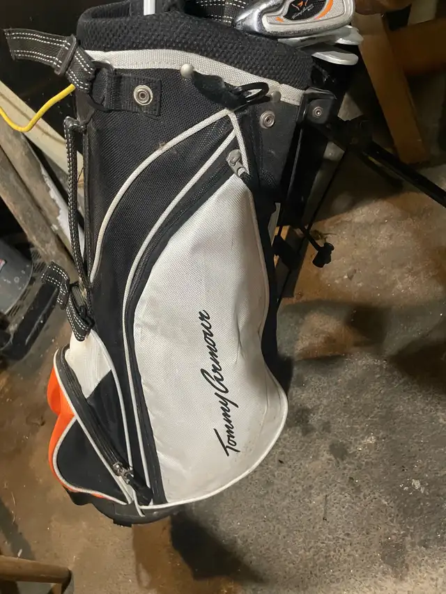 Junior Golf Clubs and Bag. Left Handed!! in Golf in City of Halifax - Image 4