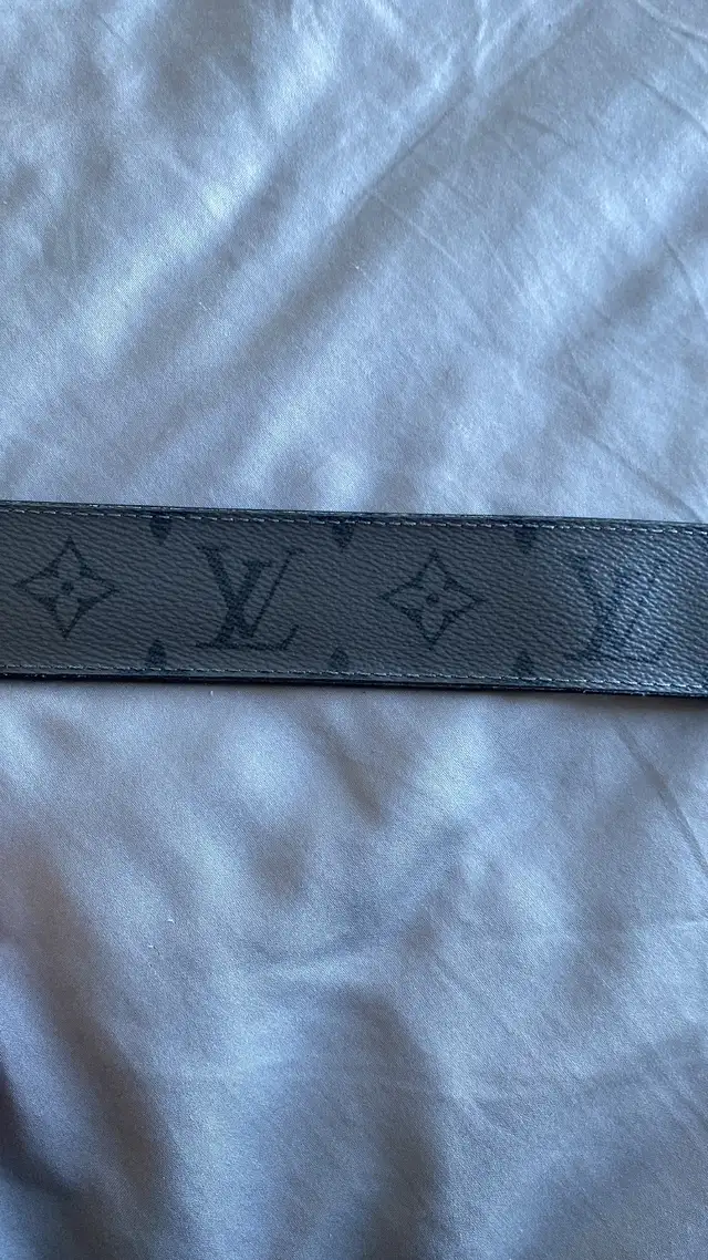 Louis Vuitton Reversible Belt in Men's in Mississauga / Peel Region - Image 6