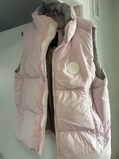 New no tags Everett Pastel down vest- AUTHENTIC Bought it for myself but it’s way too big. My loss !...