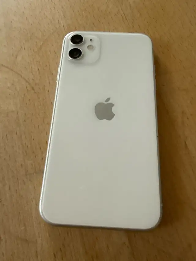 Found white IPhone 423857750971535360