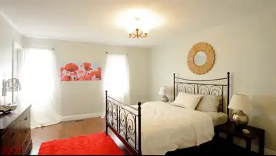 Furnished Master Bedroom with Private Ensuite | $1,200/month | Richmond Hill Available: August 1 Loc...