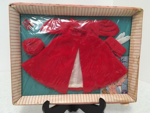 BARBIE VINTAGE RED FLARE #939 OUTFIT NRFB in Arts & Collectibles in St. Albert