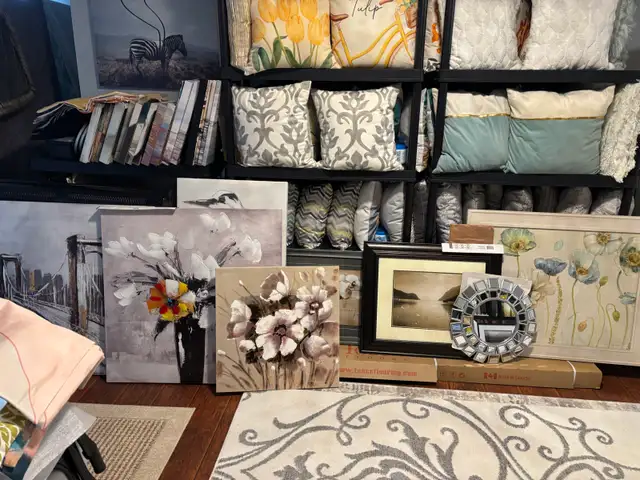 Home Staging Inventory Clearout in Home Décor & Accents in Markham / York Region - Image 6