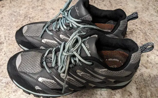 Wind River Quad Comfort Hiking Shoes with Tarantula Anti-Slip in Women's - Shoes in Norfolk County - Image 2