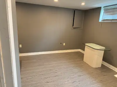 Nice and peaceful room for rent in East Oshawa