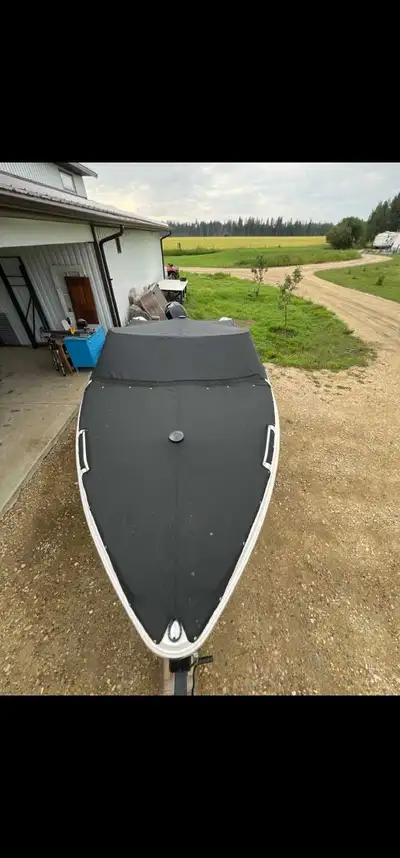 I am the original owner, very low hours only 45h, pulled a skier 3 or 4 times tube once and me on a...