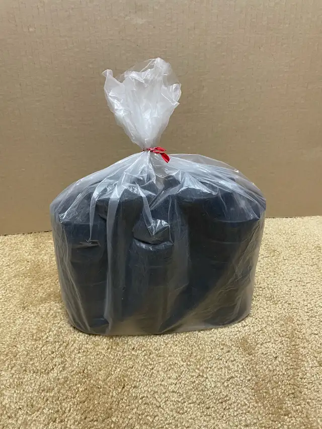 20 Good Pucks in Hockey in Winnipeg - Image 4