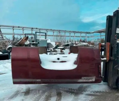 2007–2013 Chevrolet Silverado 1500/2500/3500 southern rust free truck box 6‘6“. This box is complete...