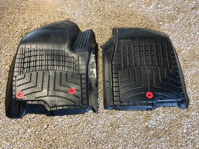 GMC Yukon Floor Mats in Other Parts & Accessories in Barrie - Image 3