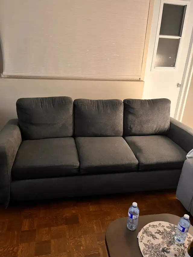 Canapé Sofa WAYFAIR confortable in Couches & Futons in City of Montréal - Image 2