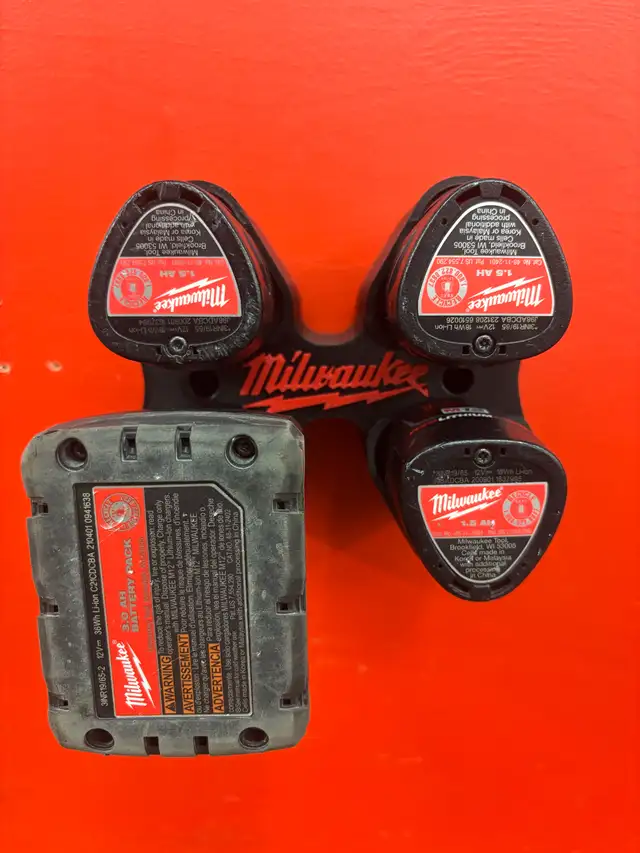 Milwaukee M12 Battery Wall Mount 4/6 Batteries Optional Packout in Power Tools in Markham / York Region - Image 3