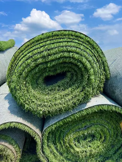Recycled Artificial Turf $0.50/sqft 7.6ft x 53ft $190 Per Roll LOWEST PRICES GUARANTEED! North Ameri...