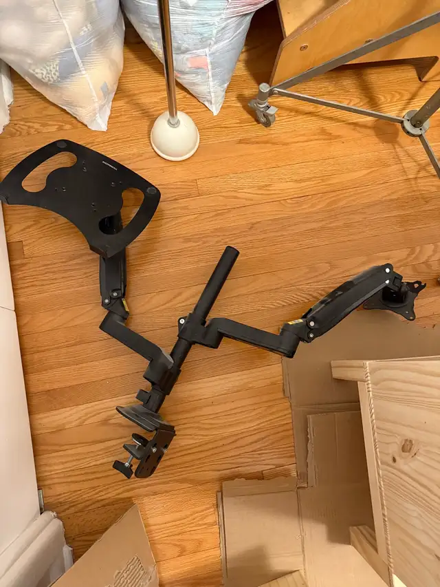 Monitor stand with removable laptop attachment in Monitors in Gatineau - Image 2