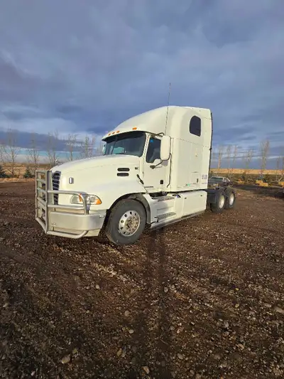 This Mack is a strong running, fuel efficient truck. Ready to roll. Alberta plated. This truck has 1...