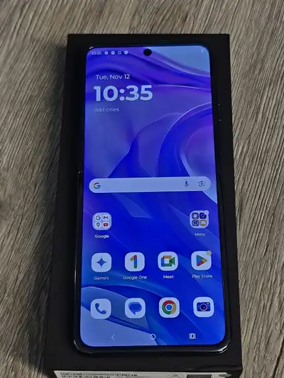 Blue Motorola Razr+ 2024 256GB, View more