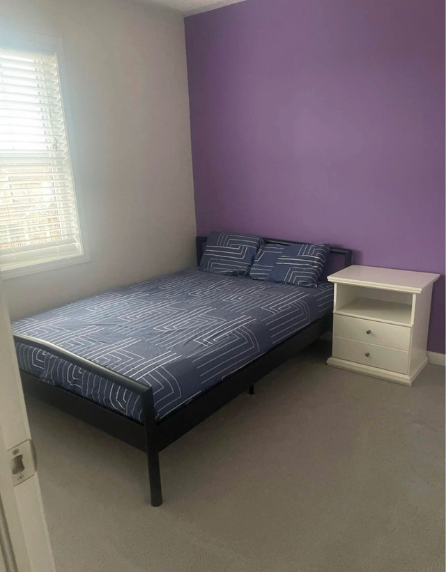rent a room in Room Rentals & Roommates in Oakville / Halton Region