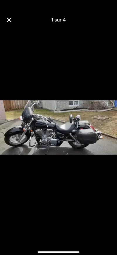 Honda Shadow 750 noir Incluant le windjammer, Sacoches, siège secondaire et radio! 82 810 km 2008 75...