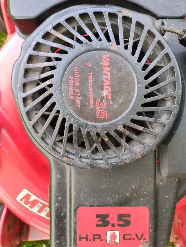 Tondeuse à gazon à essence 20". 50$. in Lawnmowers & Leaf Blowers in Longueuil / South Shore - Image 6