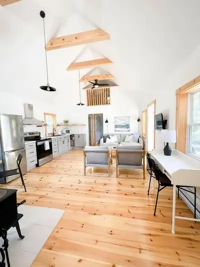 ☀️ Winter Seasonal Rental — Jan to April | Lakefront Home + Hot Tub — $3,000/month (All-Inclusive) B...