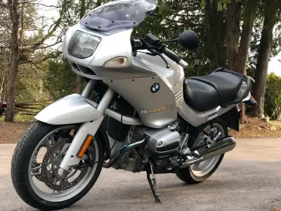 BMW R1150RS: This is an excellent example of a beautiful Sports Tourer, with only 45000kms. A 2002 m...