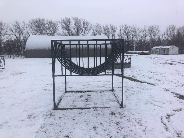 Basket feeder for horses in Other in Winnipeg - Image 2