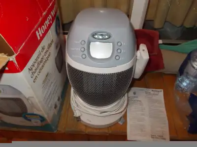 HONEYWELL DELUXE SWIVEL/OSCILLATES REMOTE, View more