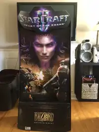 Starcraft 2 Heart of the Swarm - Store Display