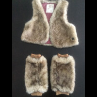 Mexx Kids Faux fur vest and leg warmers - size large