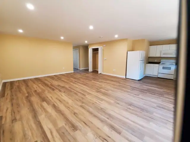 2 bed 1 bath semi63860084735363121