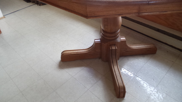 Kitchen Table-Oak in Other Tables in Owen Sound - Image 2