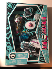 Monster High 2009 doll Lagoona Blue MIB $425 OBO