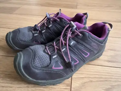 keen girl shoes excellent condition size 3, View more