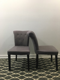 Deux chaises - Two chairs