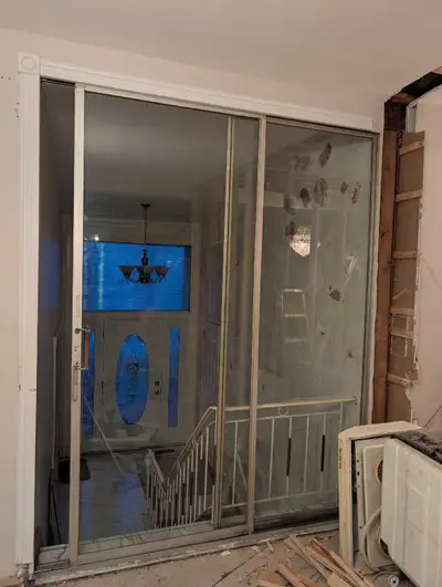 sliding patio door / porte coulissante, View more