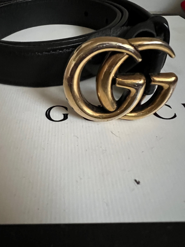Women's Slim Gucci  LEATHER BELT WITH DOUBLE G BUCKLE Size 70 in Women's - Other in Edmonton - Image 2