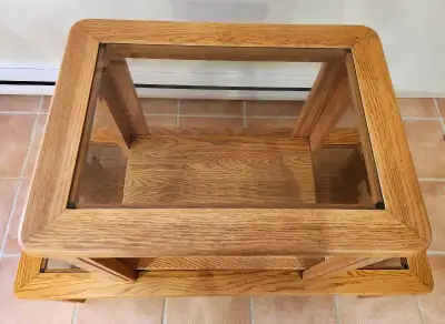 2 Tables d'appoint en chêne avec verre, View more