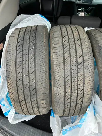 Pneus d’été Marque Michelin Grandeur roue 17 Encore bon pour une saison selon 2 garagistes consultés...