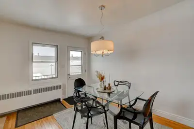 NICE APARTMENT FOR RENT 5 1/2- 5.5 GRAND & BEAU LOGEMENT À LOUER