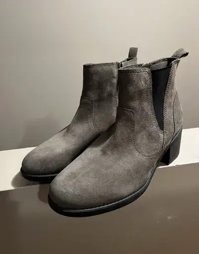 Clark’s Nevella Bell Ankle Boot 7, View more