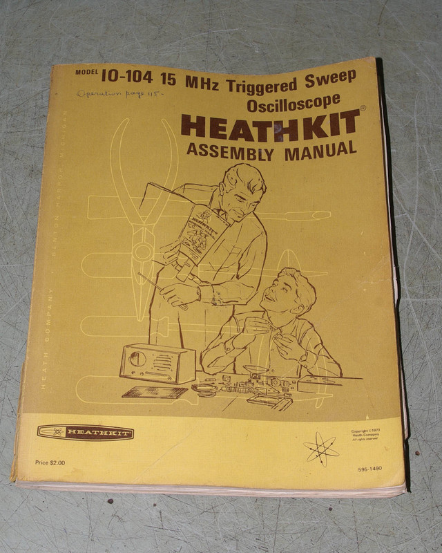 Vintage Heathkit 10-104 Oscilloscope in General Electronics in Kitchener / Waterloo - Image 2
