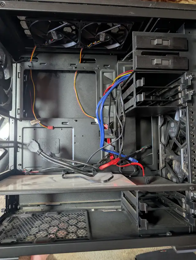 Cooler Master MC500 Tower ATX Case in System Components in St. Catharines - Image 5