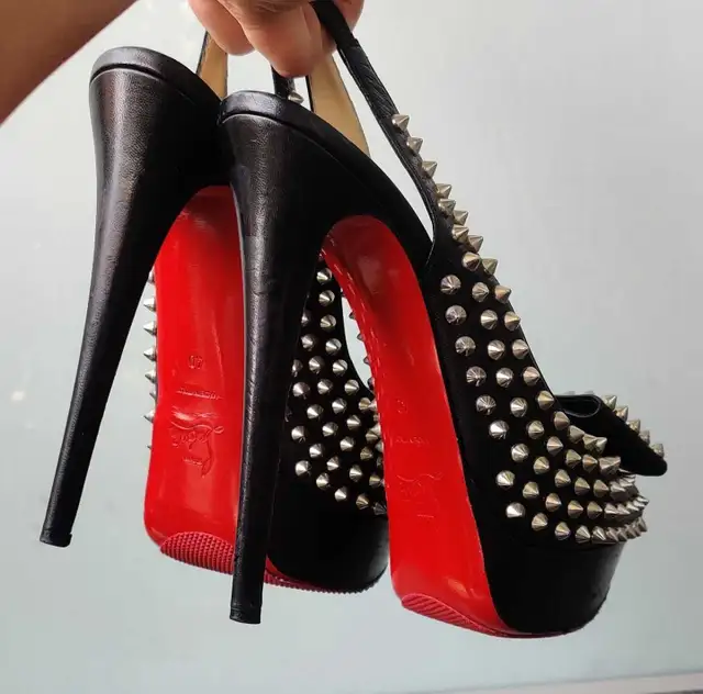 Christian  Louboutin  Size 40 Spike Pumps in Women's - Shoes in City of Toronto - Image 3