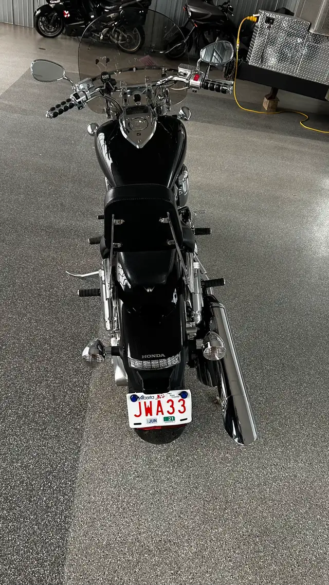 Honda VTX 1800 in Street, Cruisers & Choppers in Red Deer - Image 4