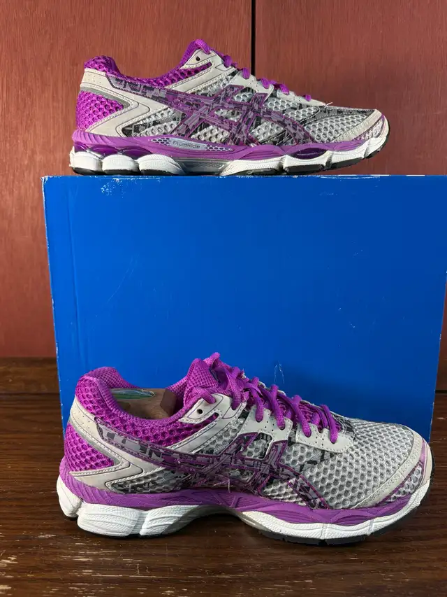 Asics Gel Cumulus 16 Women's Sneakers Lighting Purple Size 9,5 in Women's - Shoes in Calgary - Image 3