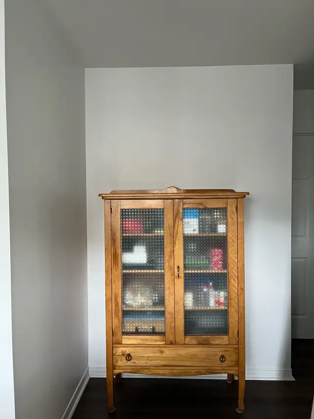 Meuble de rangement antique in Dressers & Wardrobes in Laurentides - Image 3