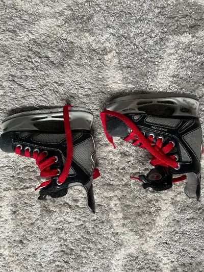 Youth Easton hockey skates, View more