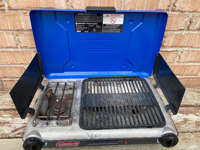 Coleman Grill Propane Gas Stove Model 9922 10000 BTU in Fishing, Camping & Outdoors in Oakville / Halton Region