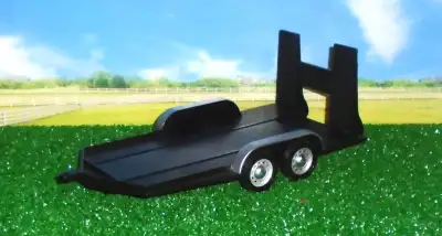 Modèle Maisto...De ma collection...Remorque pour voiture flambante neuve...Toute plastique...Essieux...