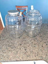 2 x 2.5 gallon jars